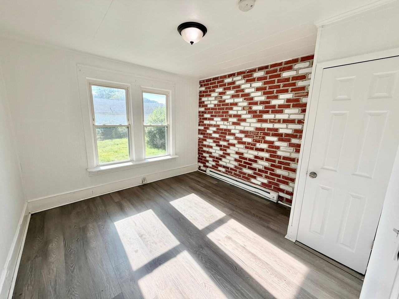 710 High St N - Photo 7 of 19