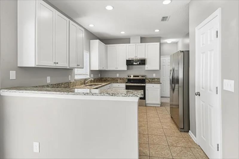 124 Charlotte St - Photo 3 of 9