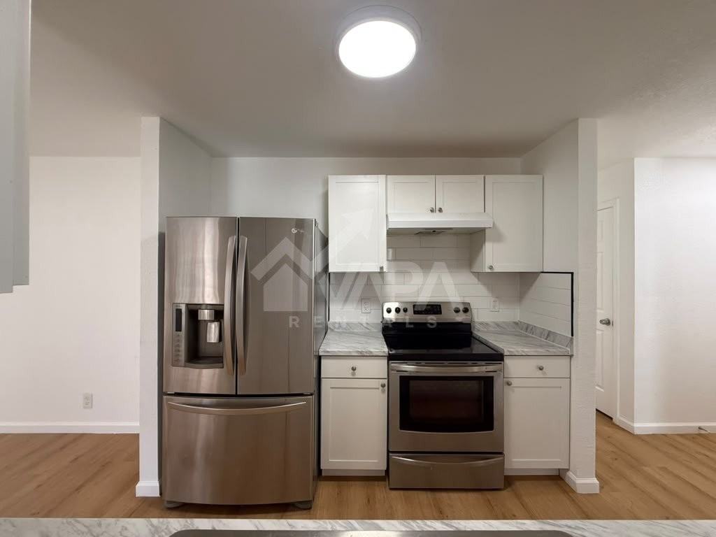 1074 Honeytree St - Photo 5 of 19