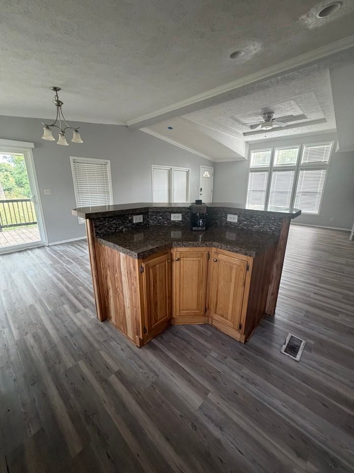 2151 130th St - Photo 3 of 13