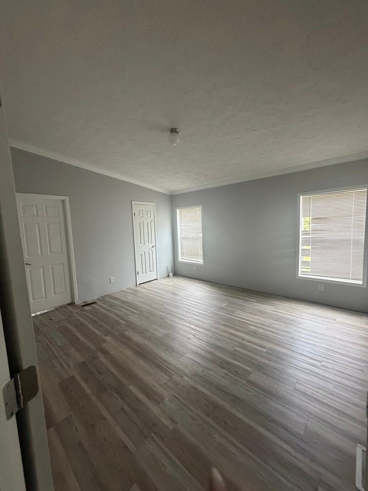 2151 130th St - Photo 7 of 13