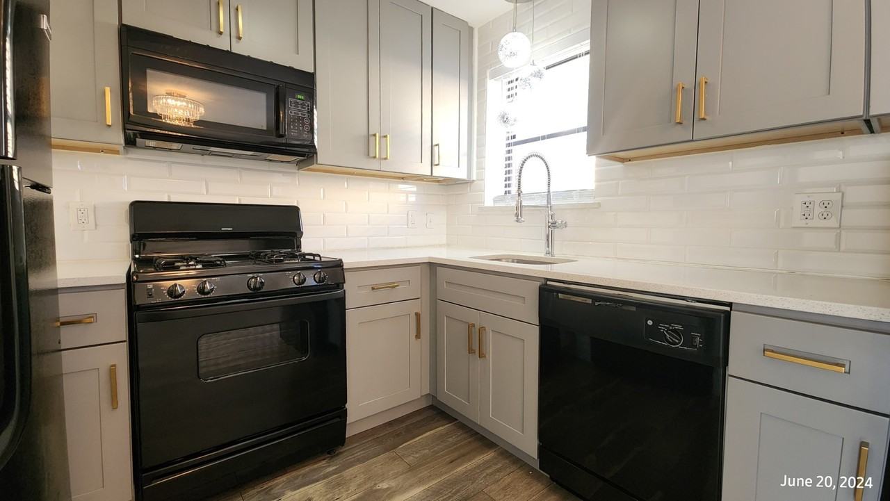 5878 Nottingham Ave #1stFL - Photo 3 of 18