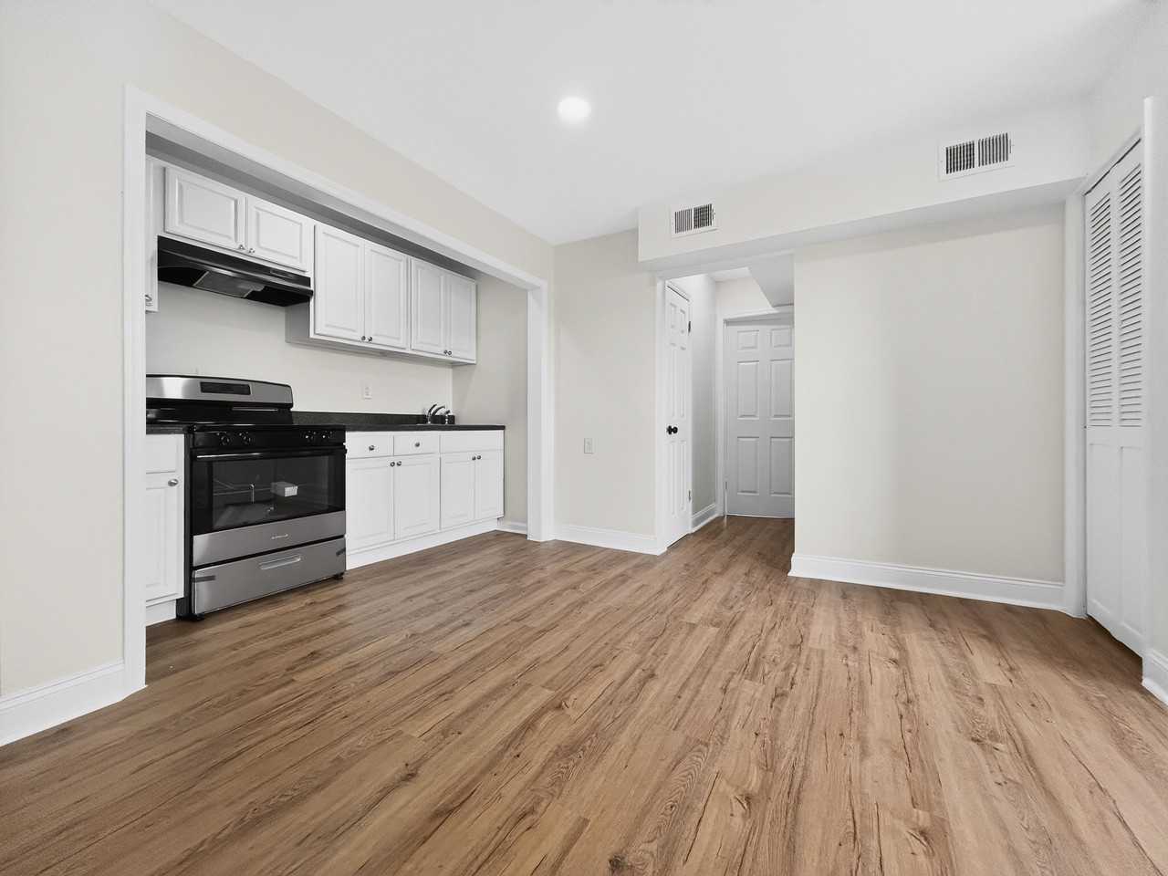 21-25 Willoughby St #B10 - Photo 7 of 10