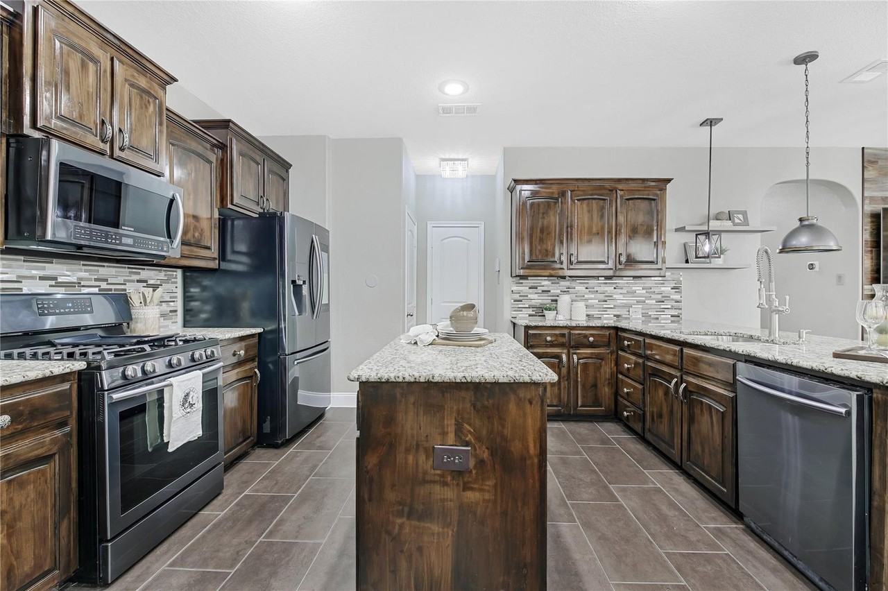 1708 Cole Ln - Photo 5 of 22
