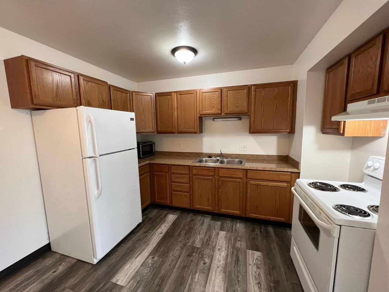 915 Walnut St Bldg D #D008 - Photo 2 of 13