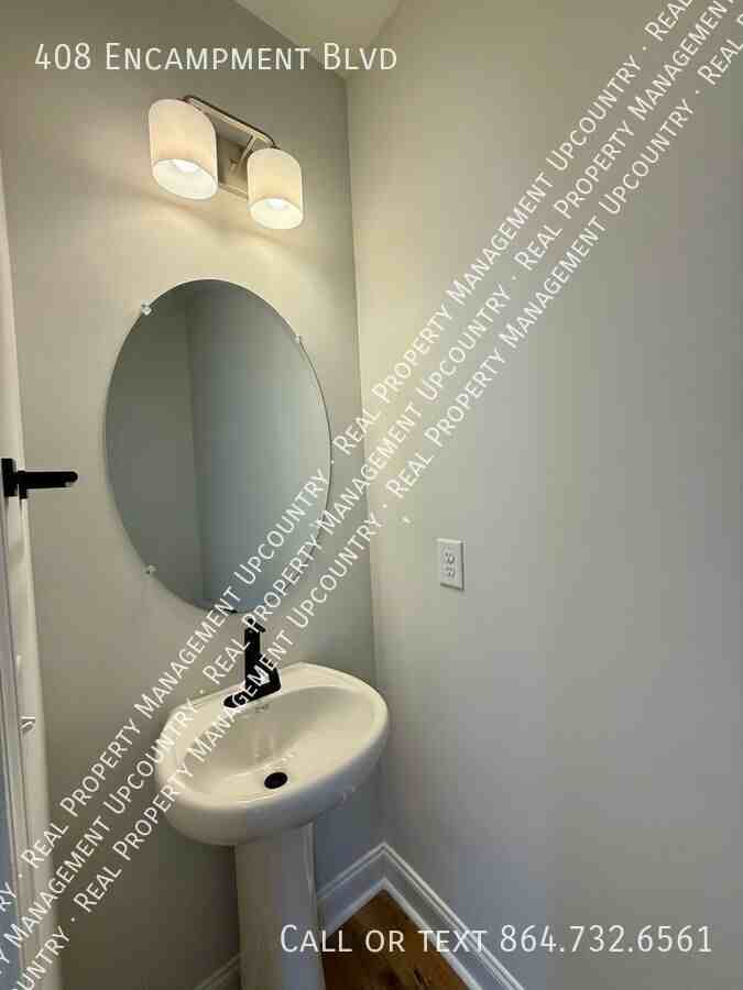 408 Encampment Blvd - Photo 4 of 25