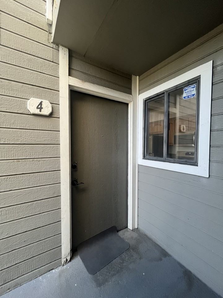 7307 Haskell Ave #4 - Photo 2 of 15