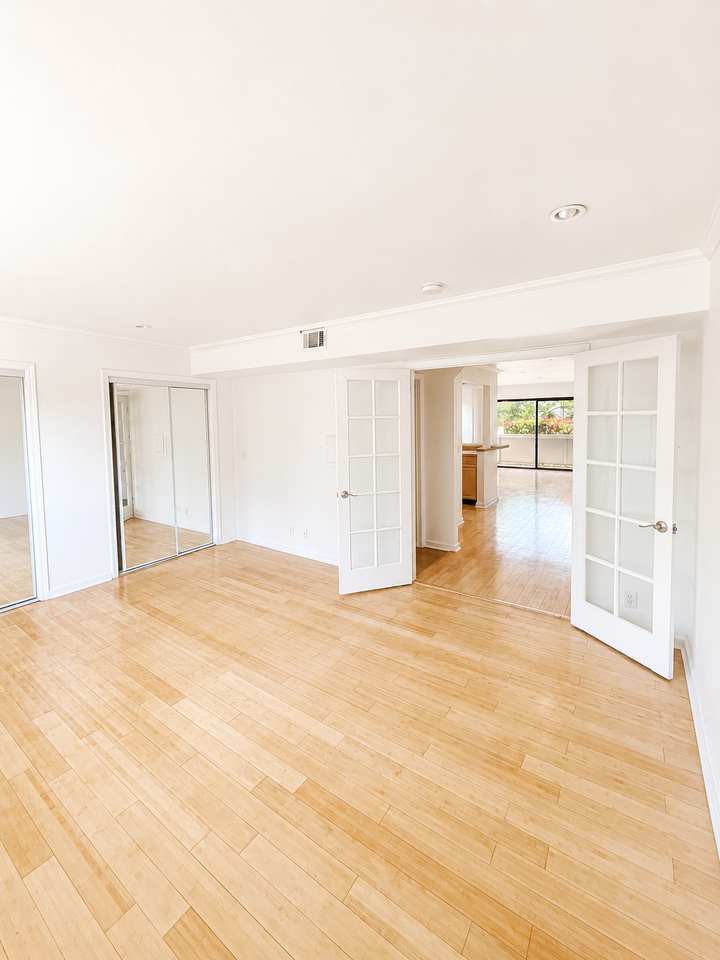 7307 Haskell Ave #4 - Photo 7 of 15