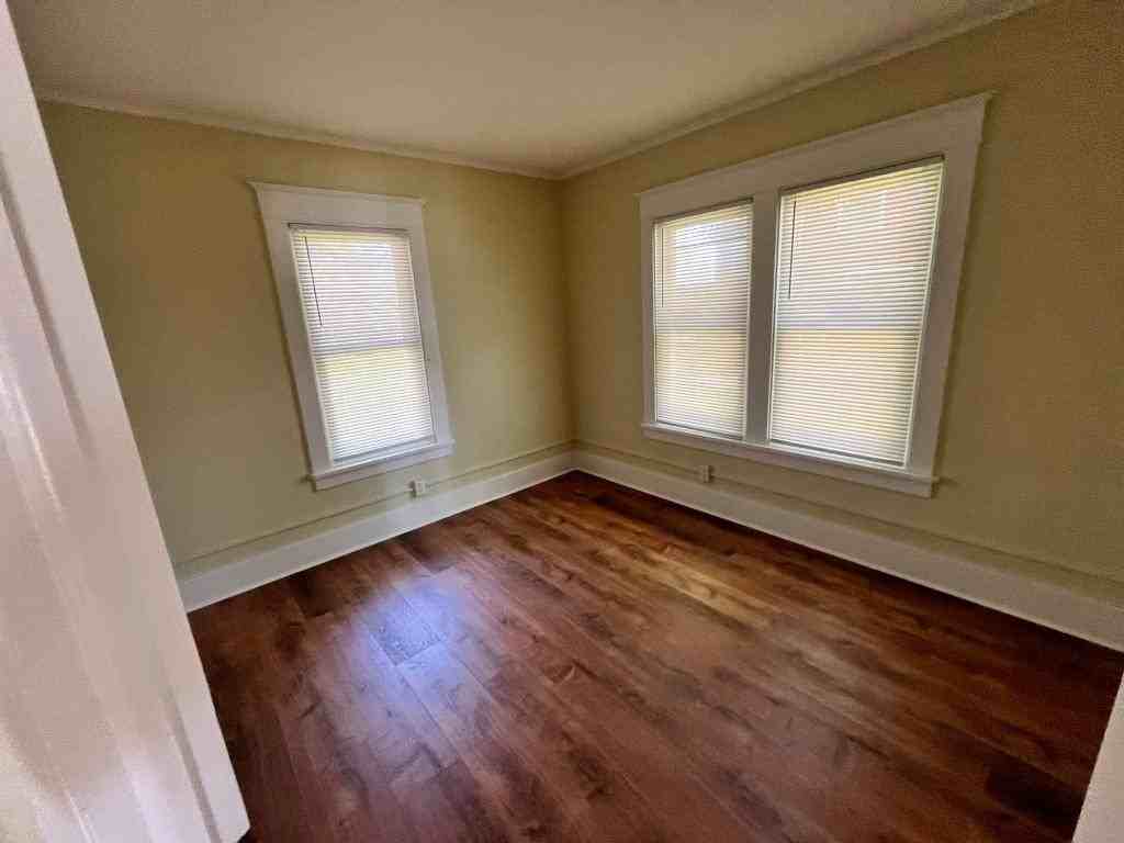 512 E Goundry St #2 - Photo 6 of 8