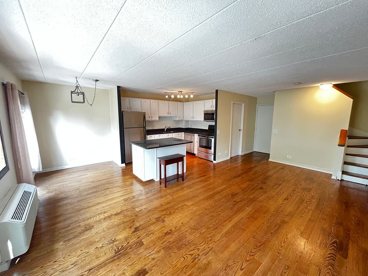 711 W Gordon Ter - Photo 3 of 20