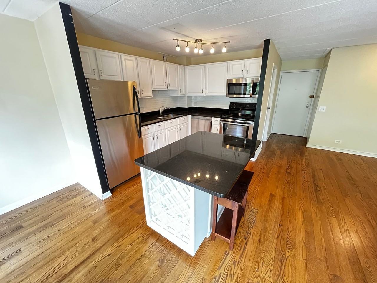711 W Gordon Ter - Photo 6 of 20