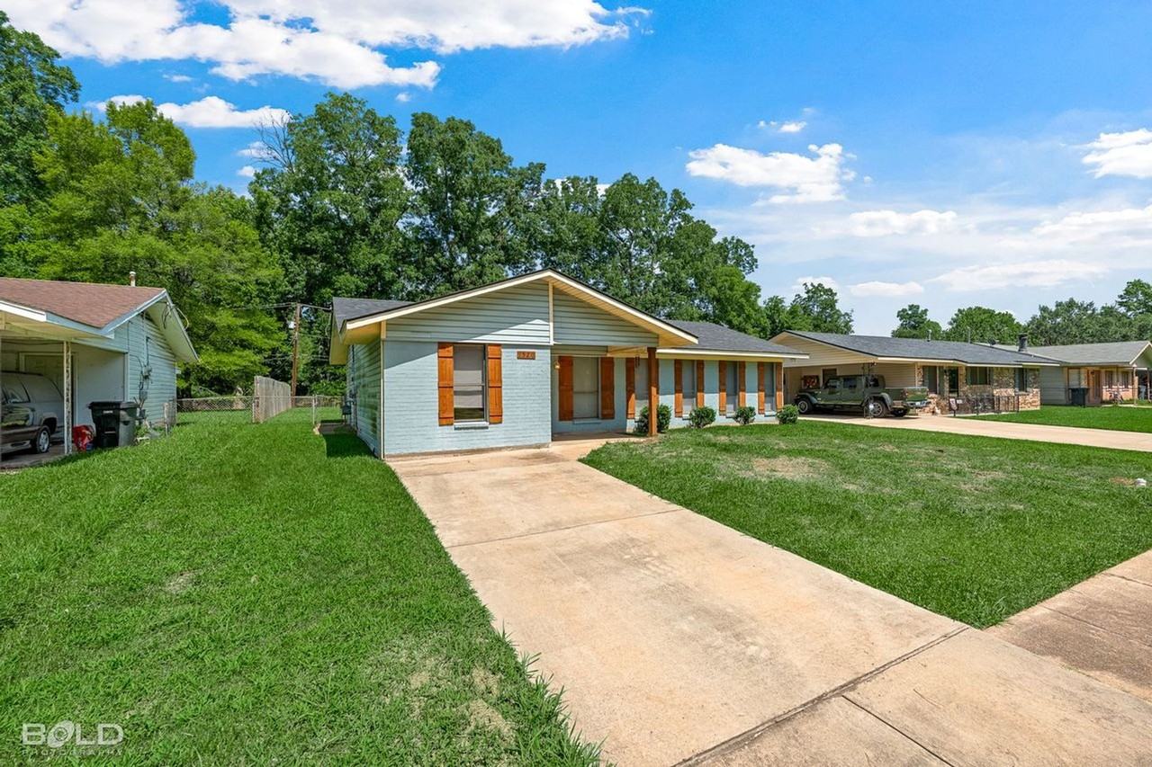 1520 Lampkin St - Photo 4 of 32