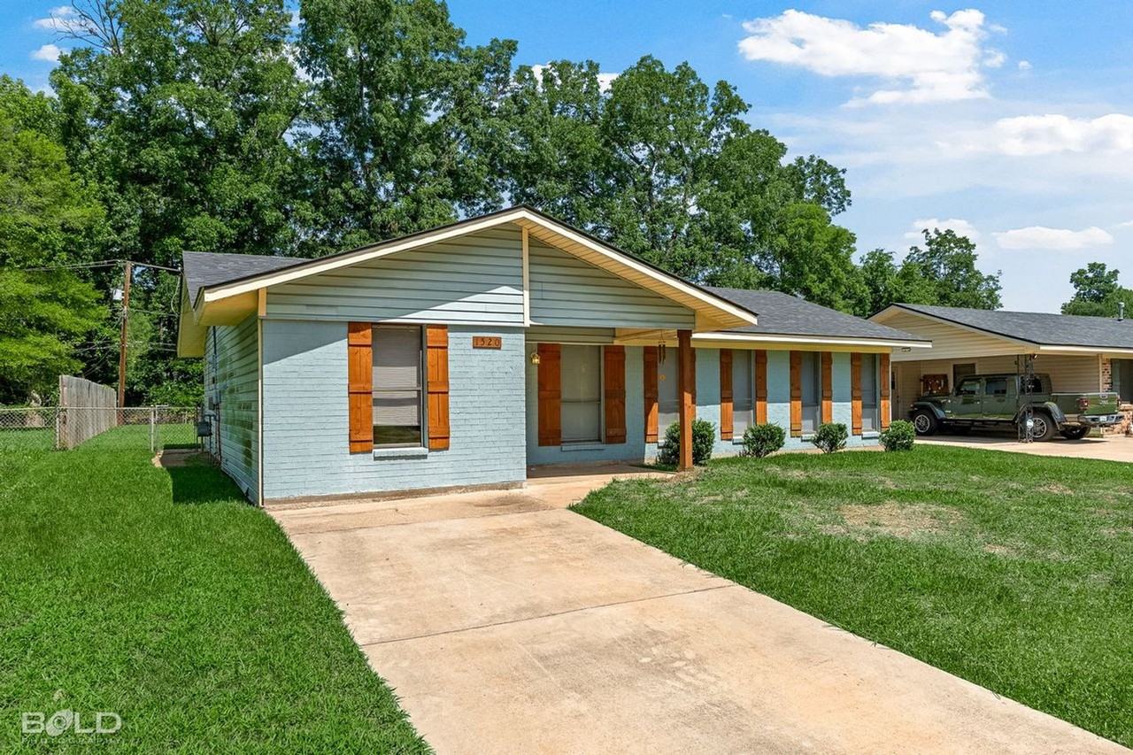 1520 Lampkin St - Photo 5 of 32