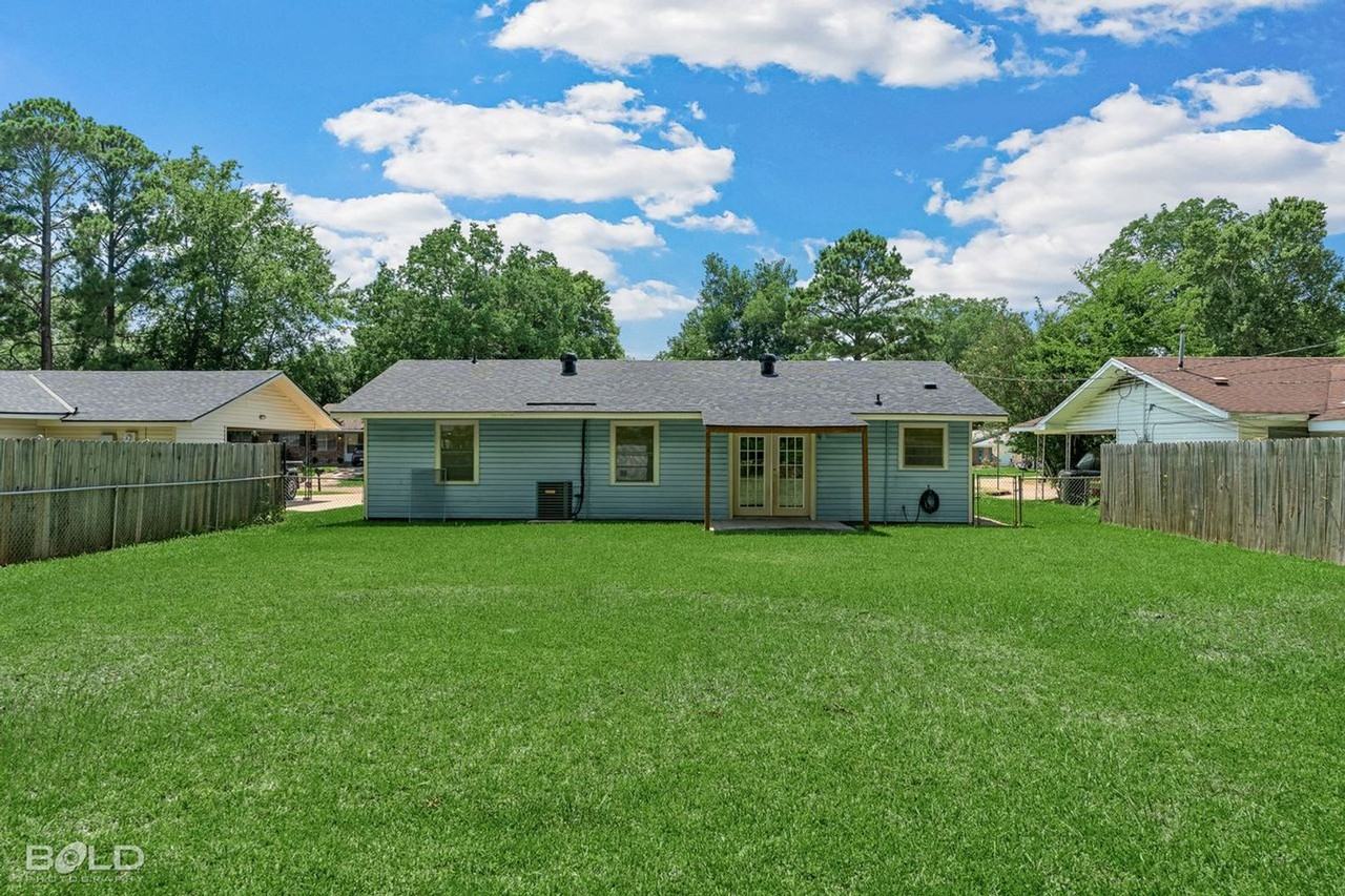 1520 Lampkin St - Photo 7 of 32
