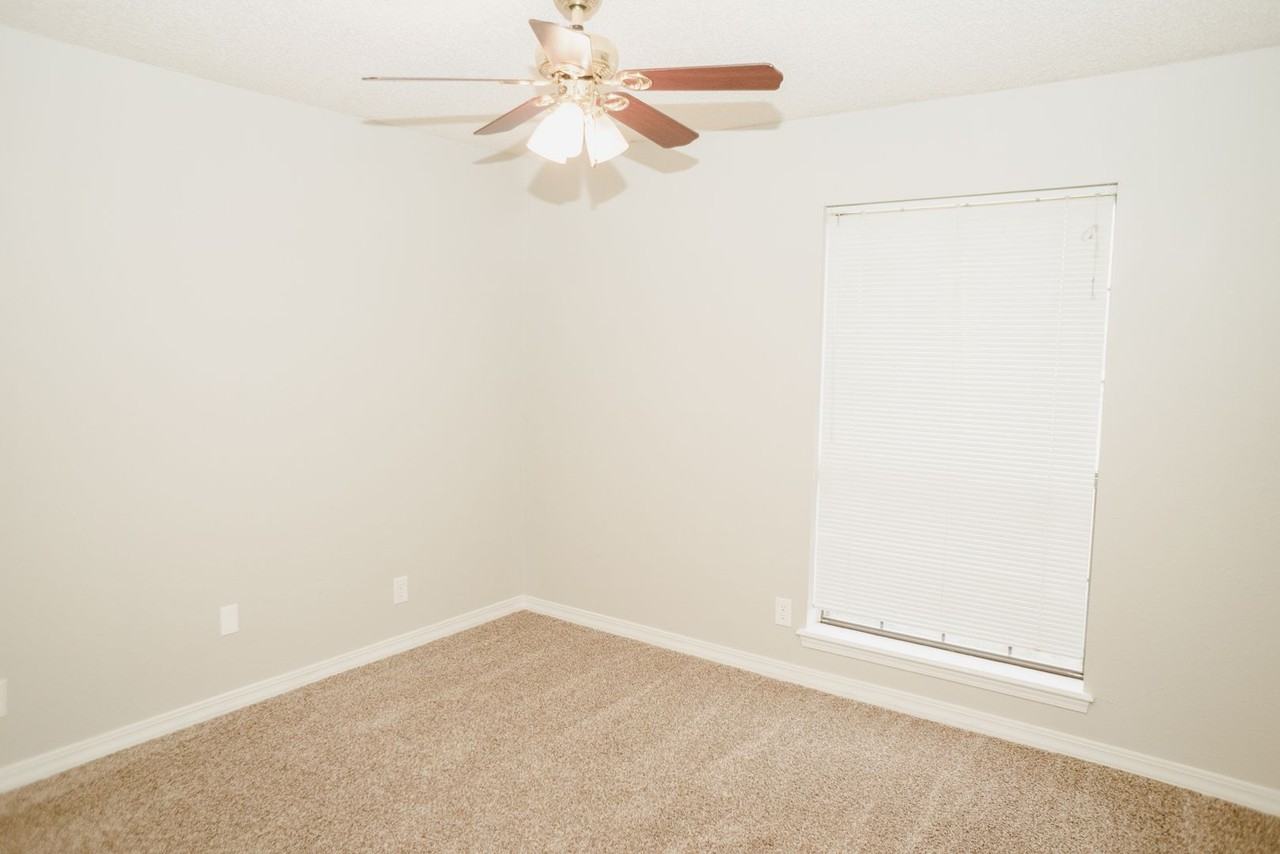 6313 W Oxbow Cir - Photo 2 of 13