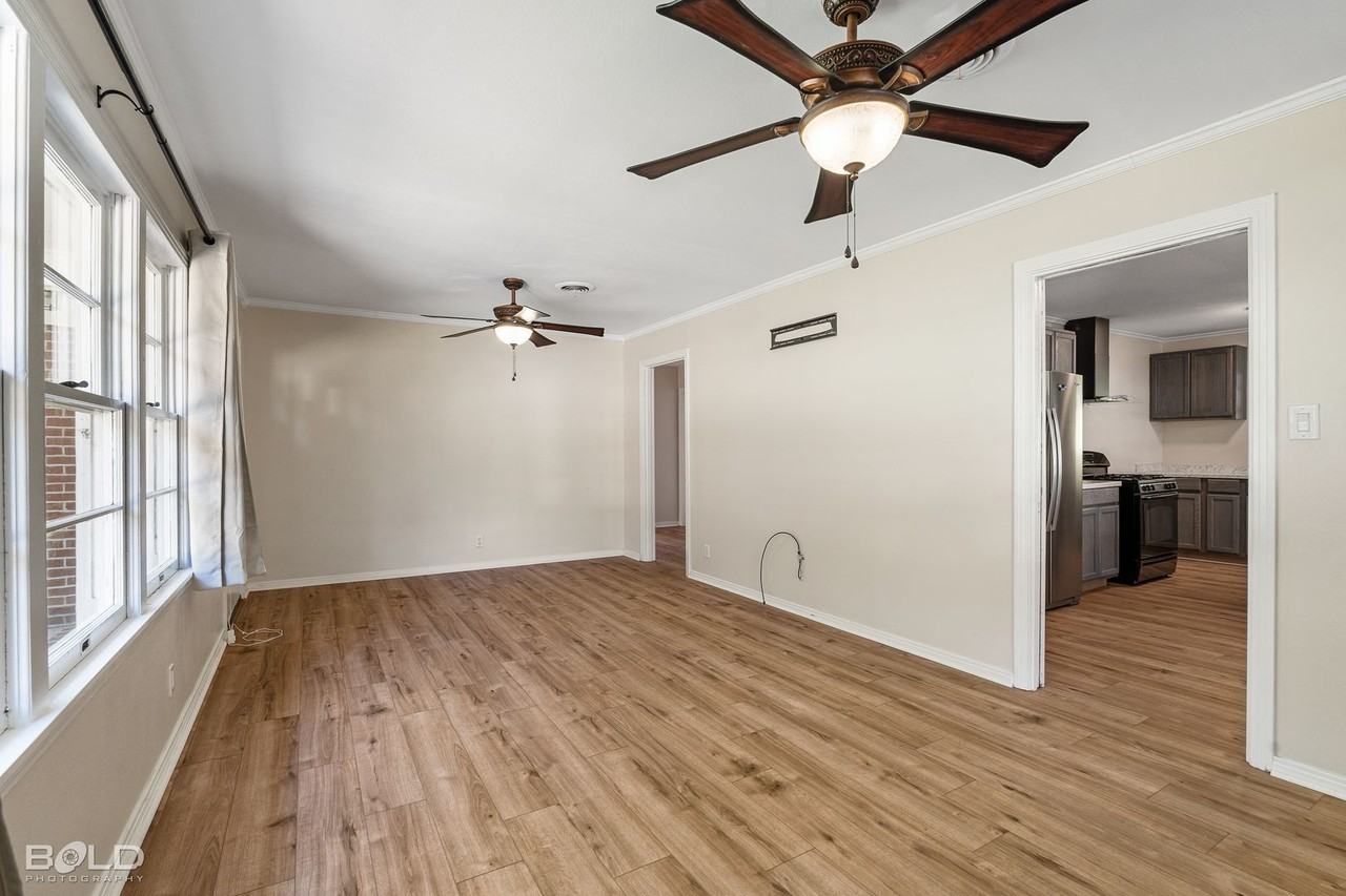 8920 Acacia Ln - Photo 3 of 29