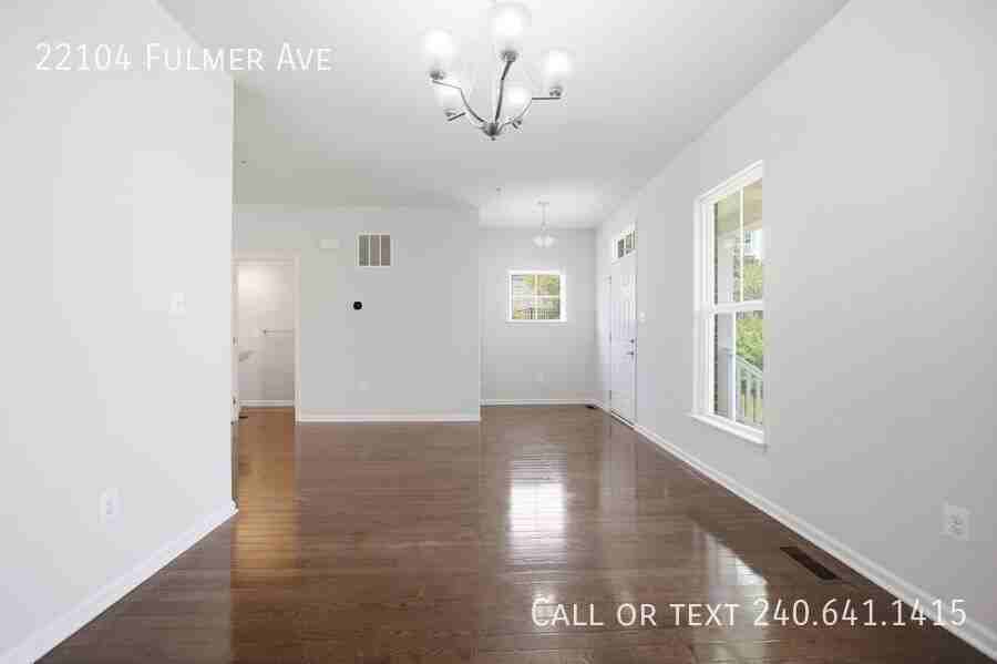 22104 Fulmer Ave - Photo 4 of 32