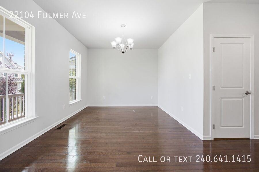 22104 Fulmer Ave - Photo 5 of 32