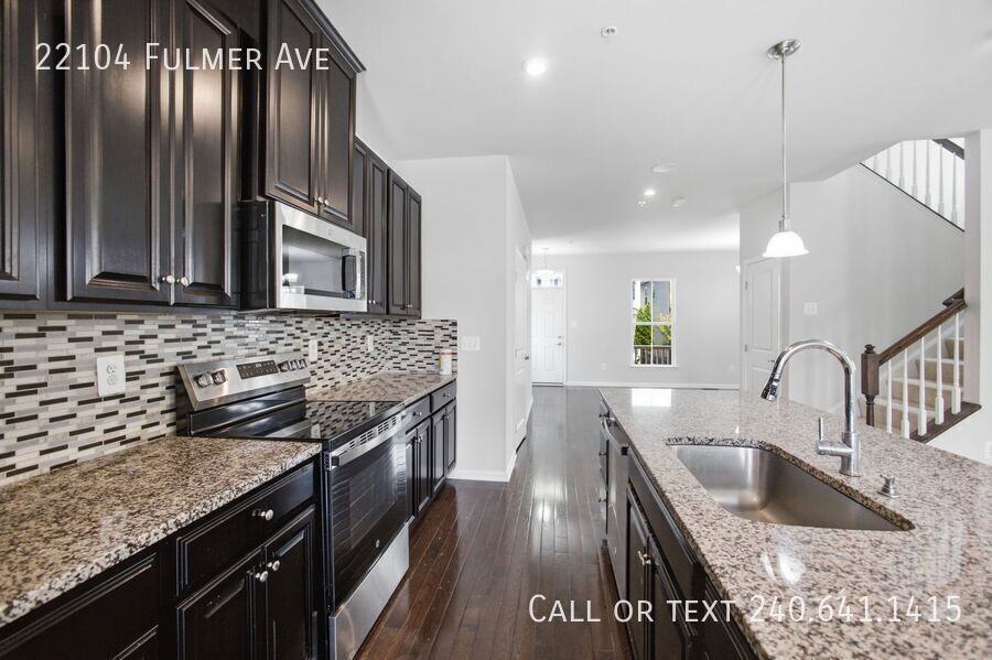22104 Fulmer Ave - Photo 7 of 32