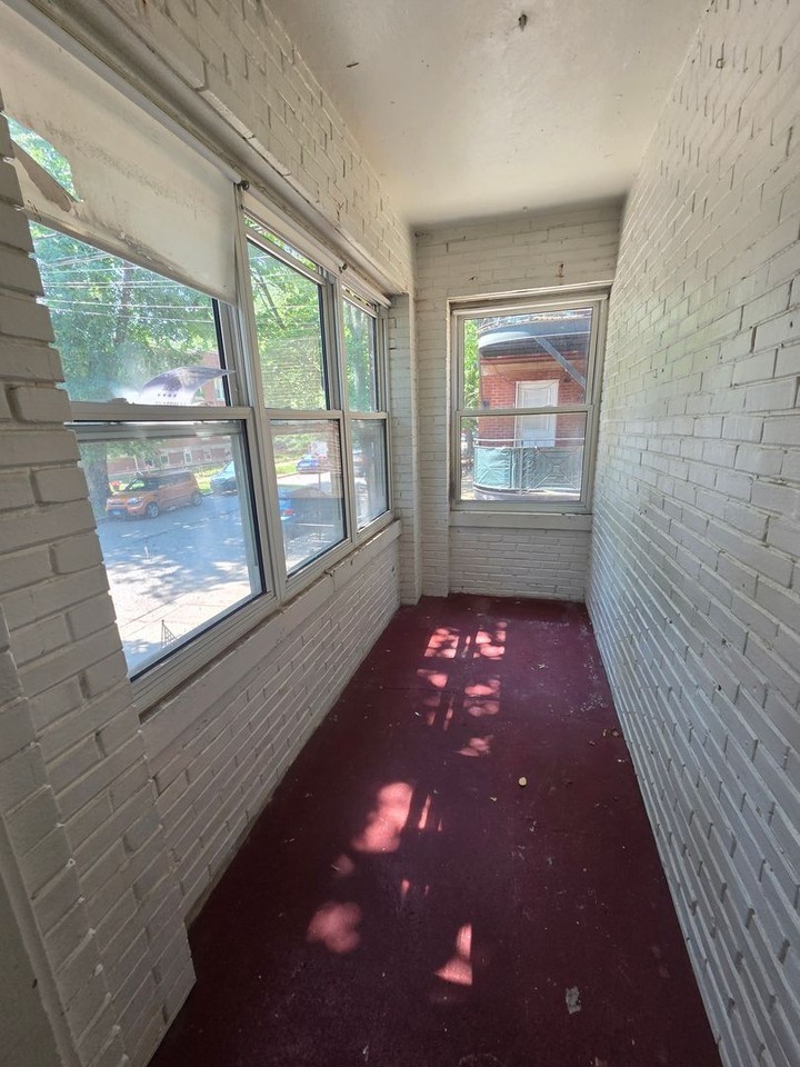 1308 W Rosemont Ave - Photo 5 of 13