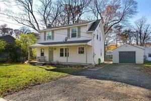 featured image of 2909 Meadow Ln