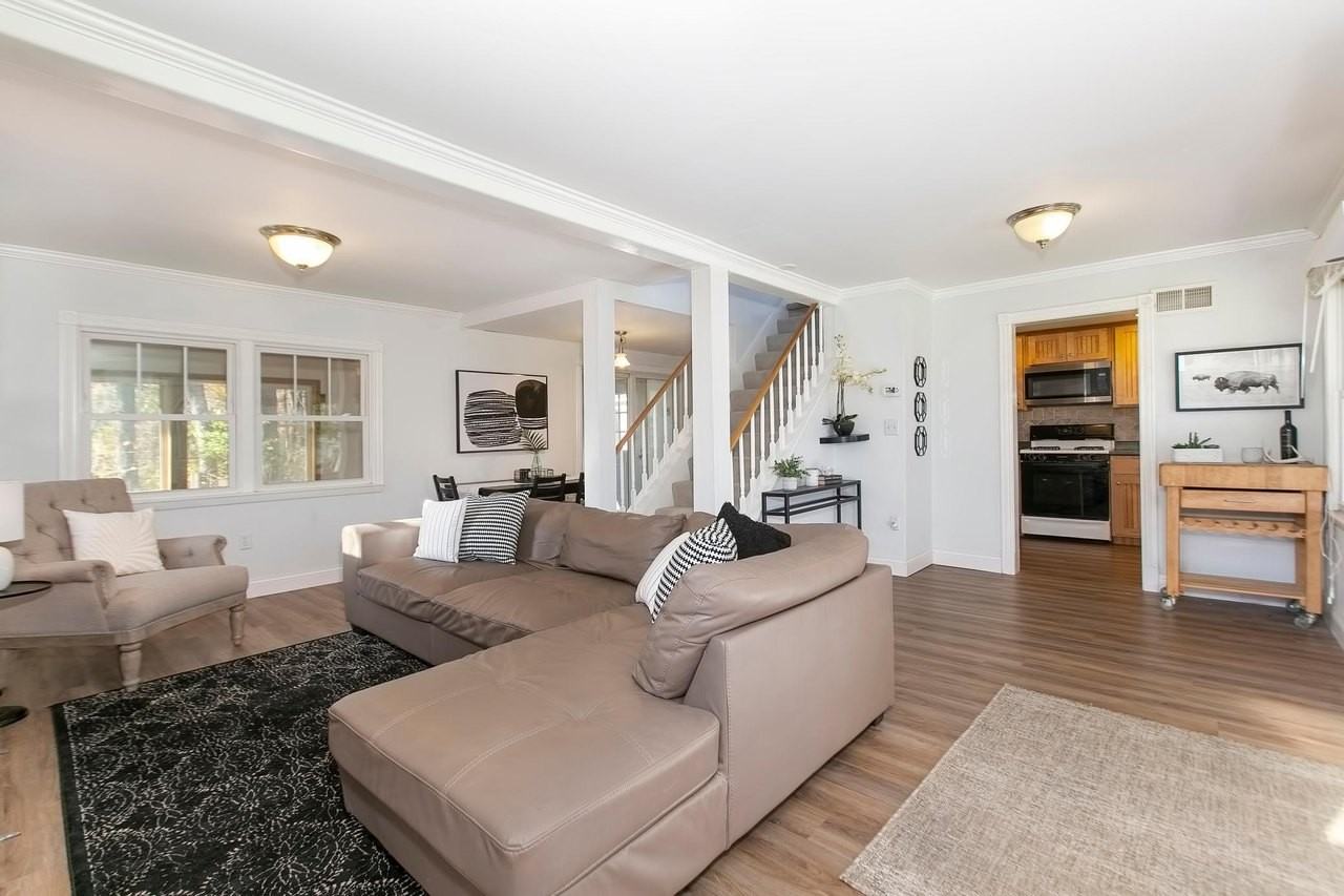 2909 Meadow Ln - Photo 4 of 19