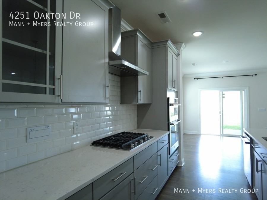 4251 Oakton Dr - Photo 7 of 50