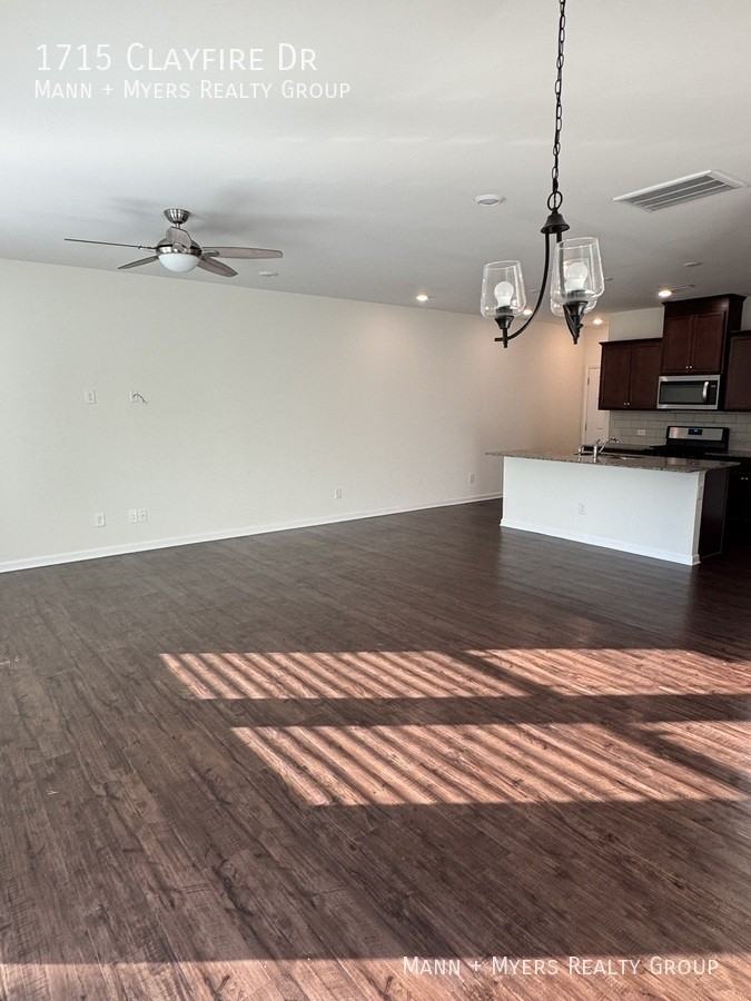 1715 Clayfire Dr #1 - Photo 3 of 21