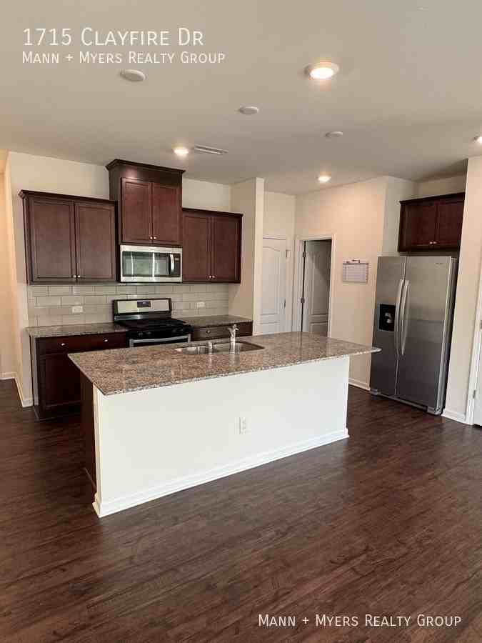 1715 Clayfire Dr #1 - Photo 7 of 21