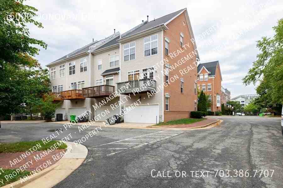 5000 Donovan Dr - Photo 3 of 44