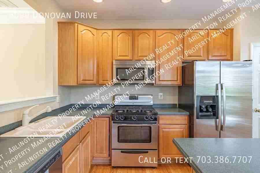 5000 Donovan Dr - Photo 5 of 44
