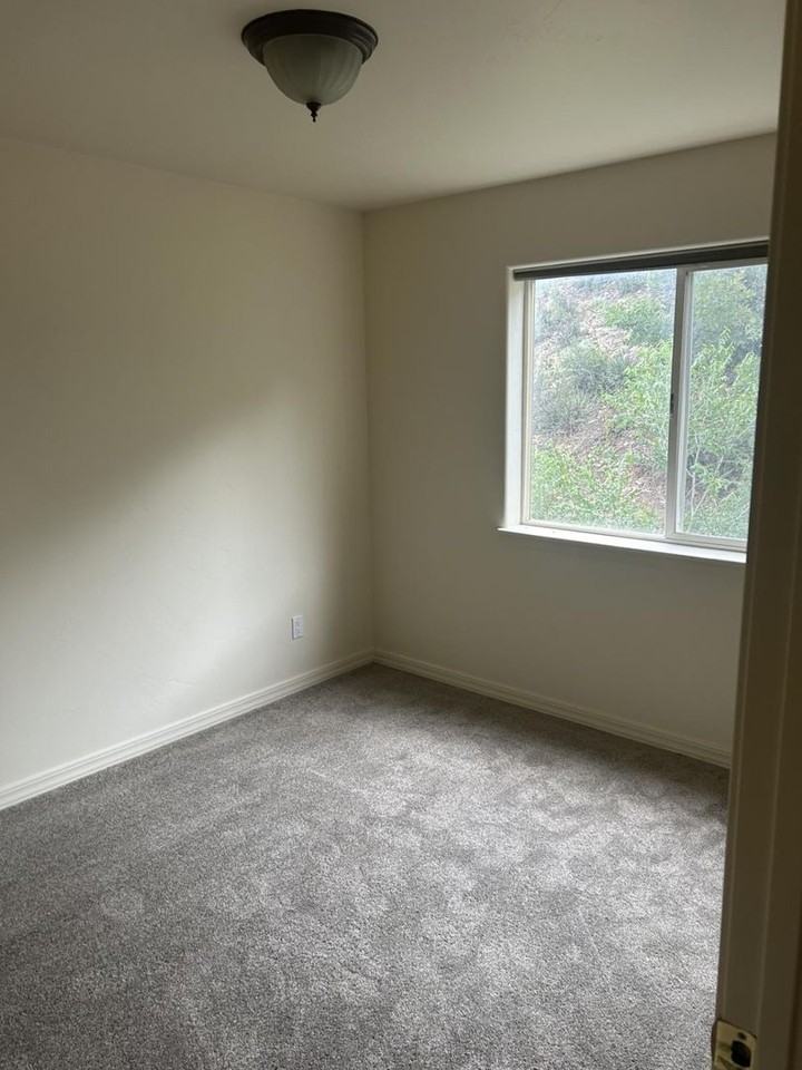 3150 Quasar St - Photo 5 of 17