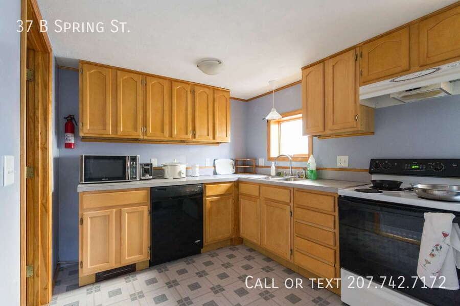 37B Spring St - Photo 2 of 16