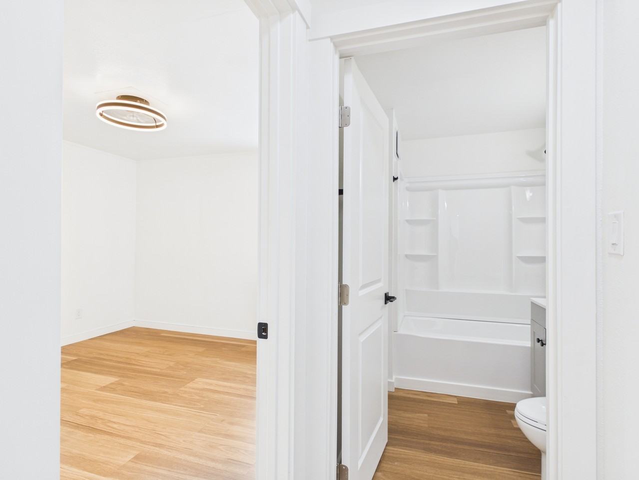 926 Gilmore St #B - Photo 6 of 14
