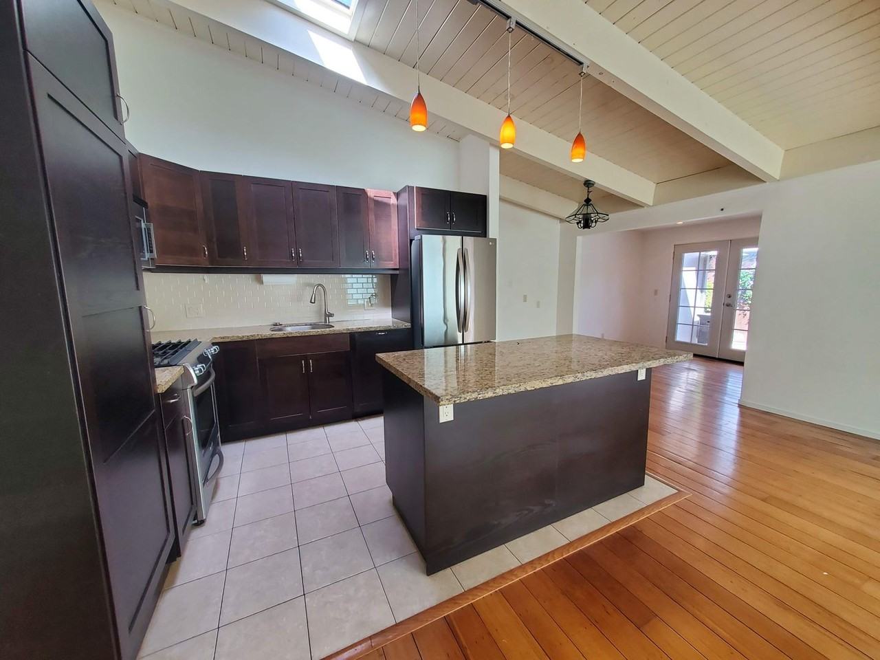 6 Stadium Way - Photo 4 of 28