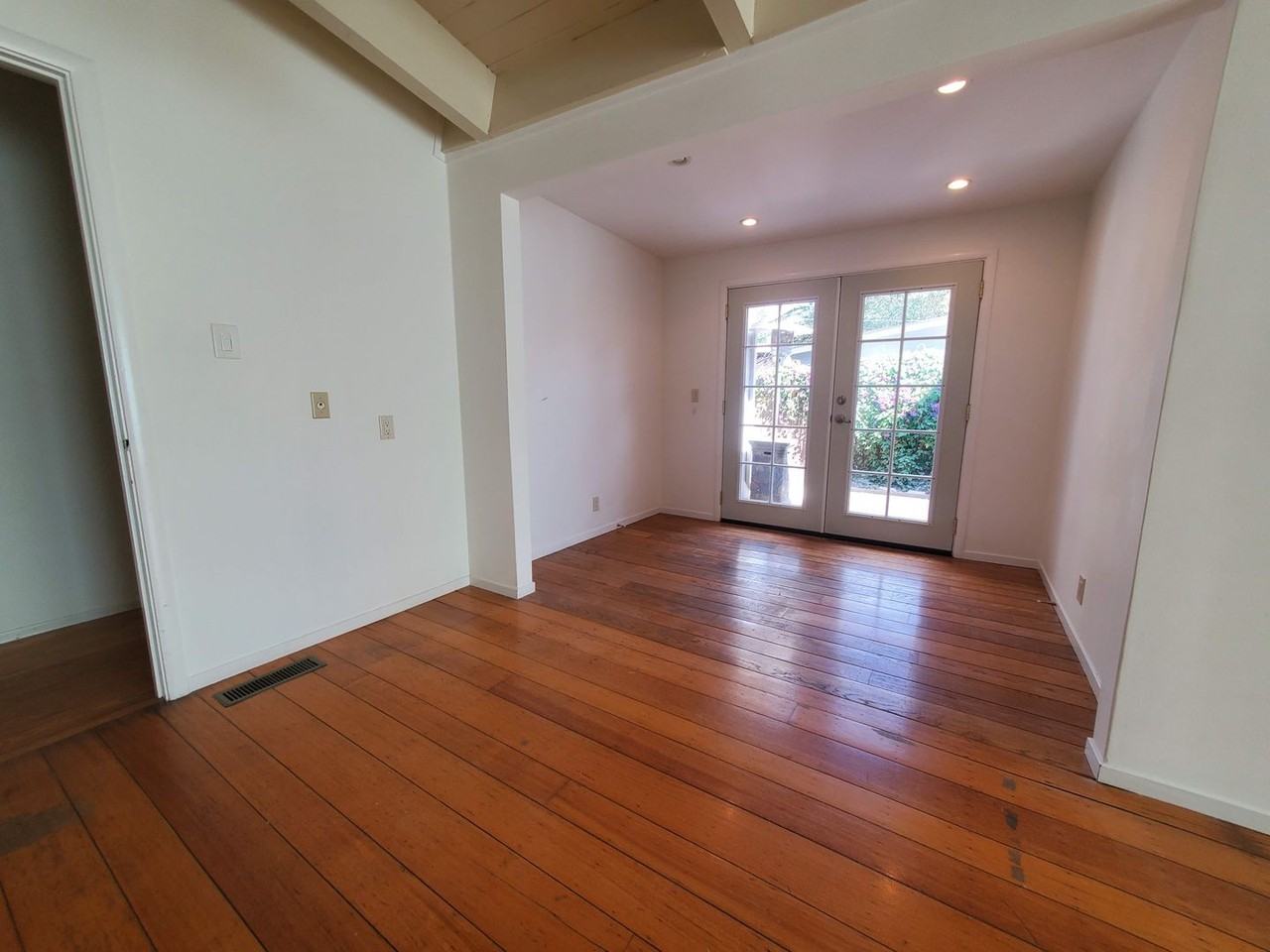 6 Stadium Way - Photo 7 of 28