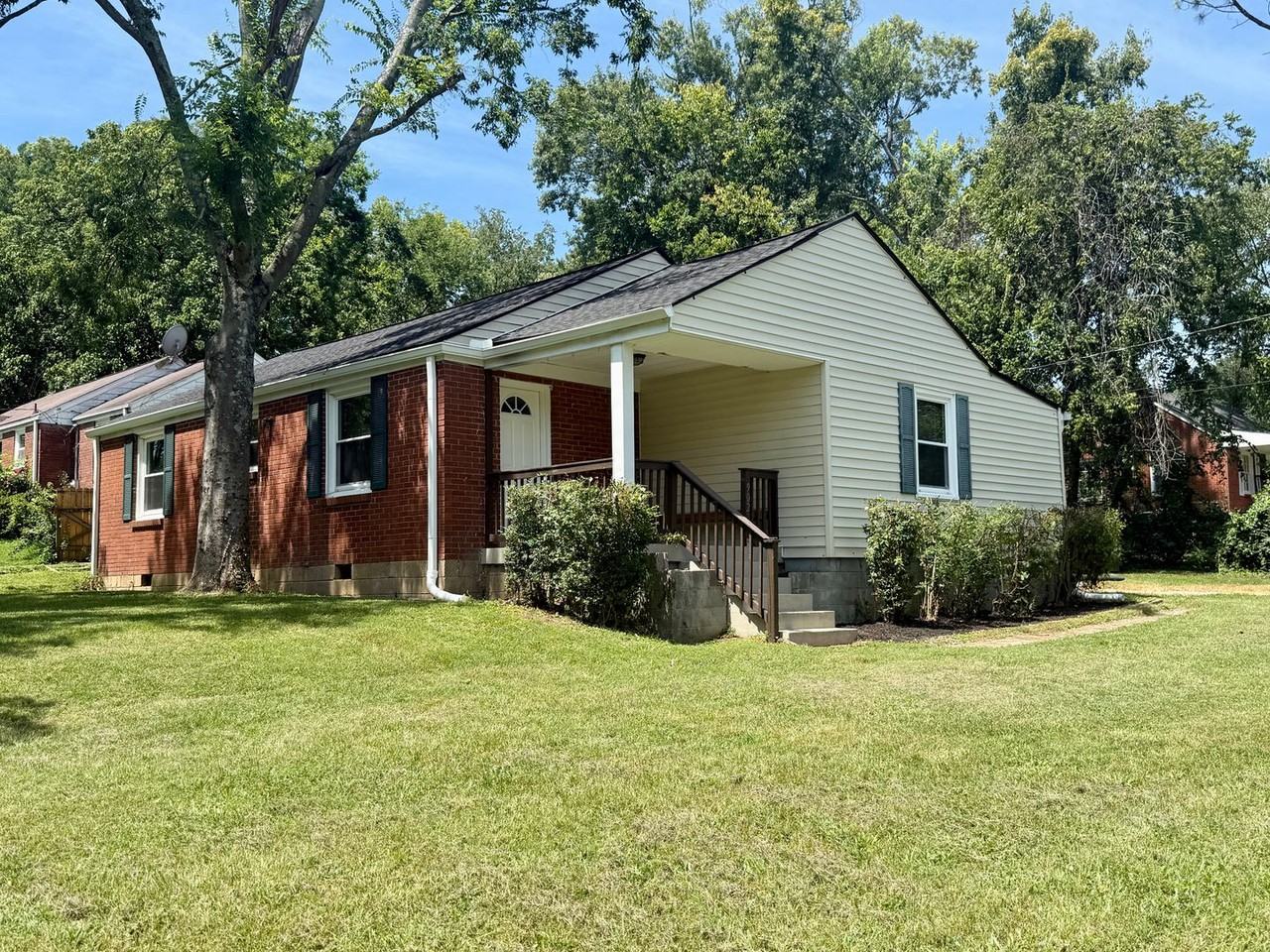 902 Gibson Dr