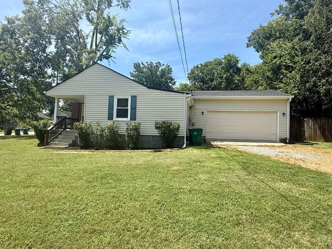 902 Gibson Dr - Photo 6 of 23