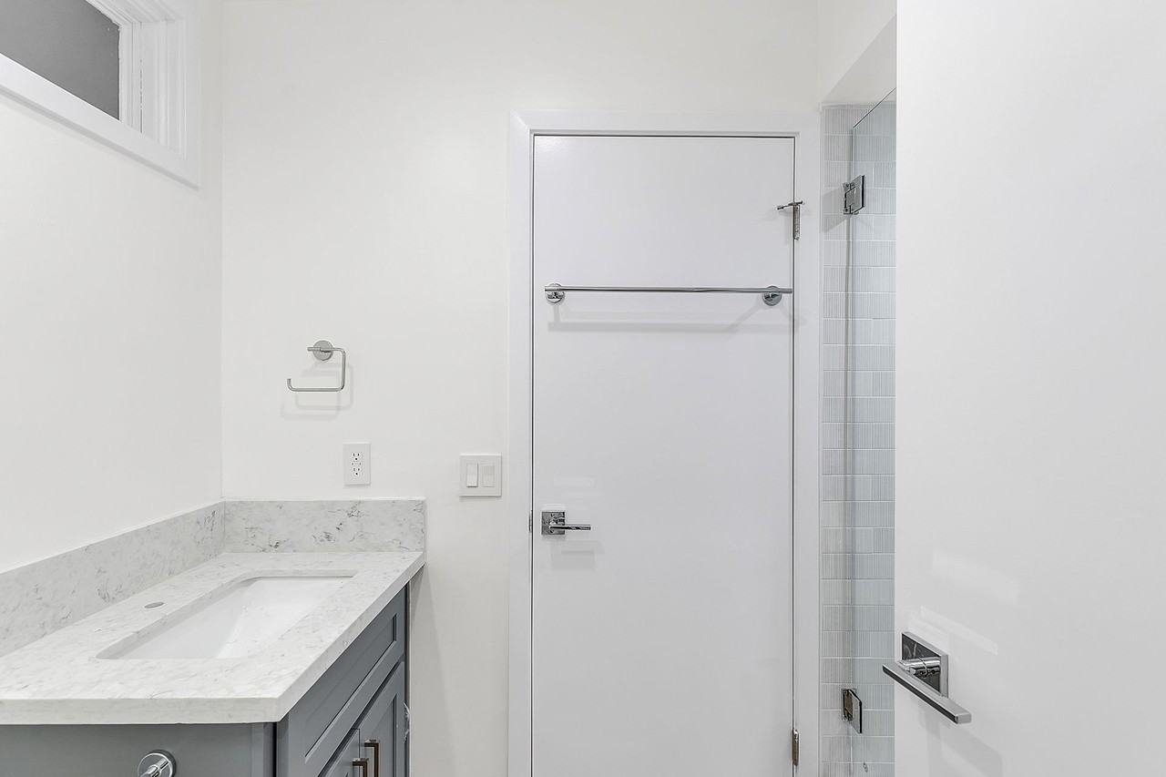 1134 26th St - Photo 7 of 13