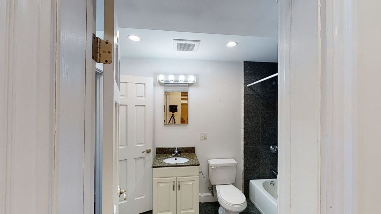 33 Walbridge St - Photo 4 of 8