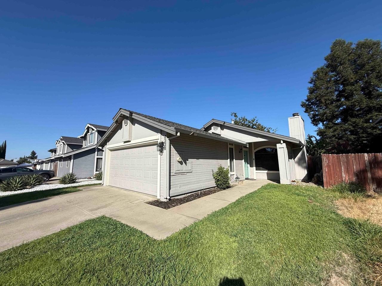 8228 Bluehaven Ct