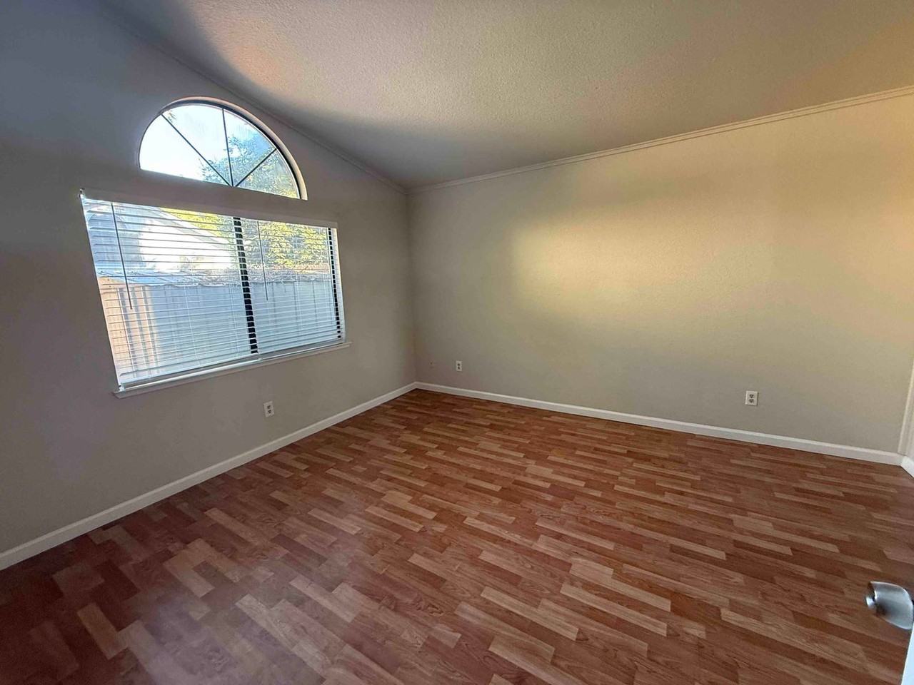 8228 Bluehaven Ct - Photo 7 of 18