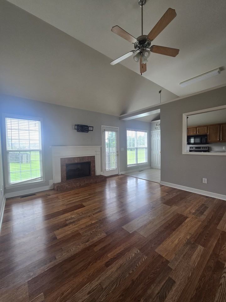 2229 Dewey Dr #1 - Photo 4 of 12