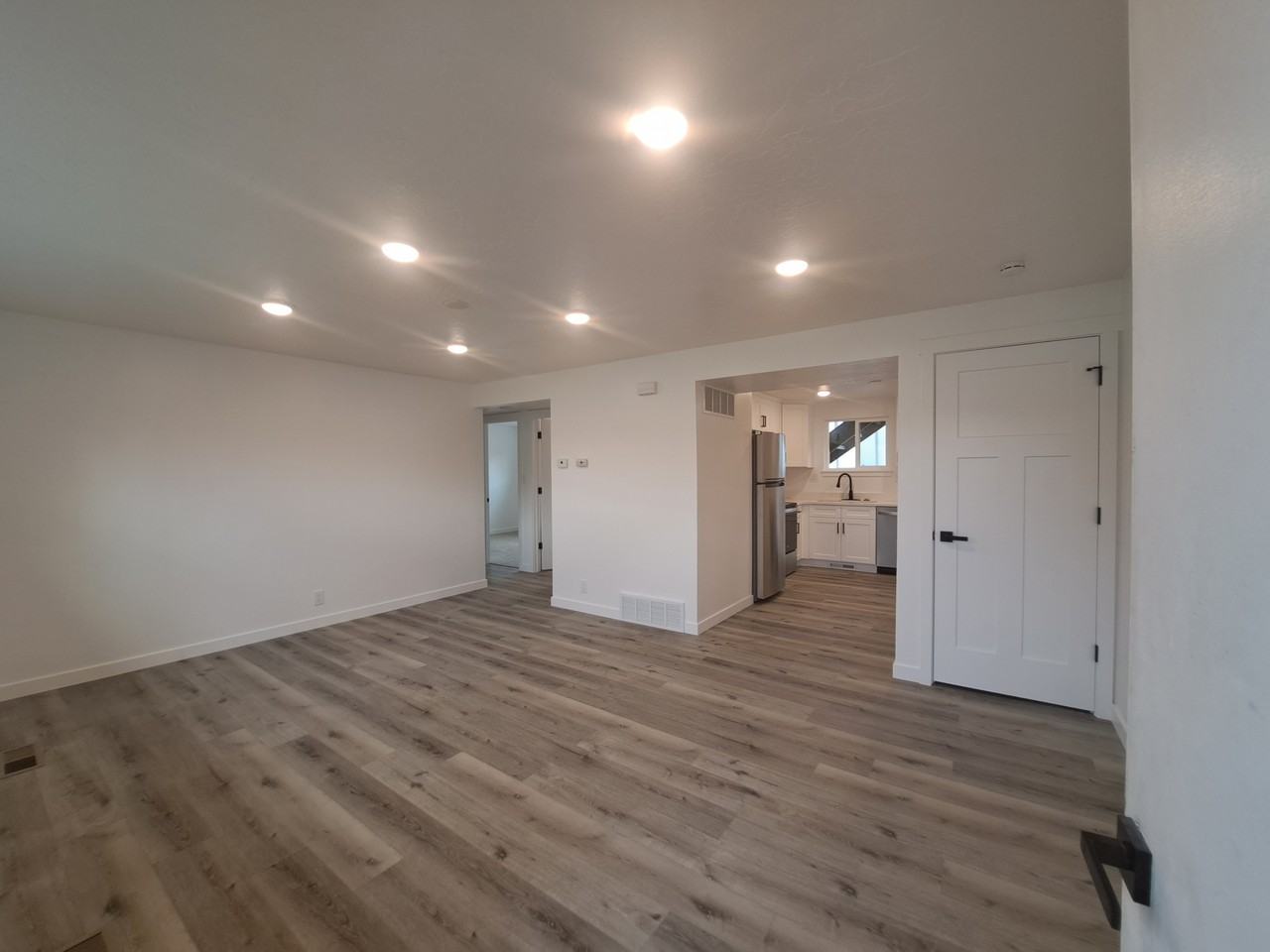 445 E 535 S #1 - Photo 4 of 13