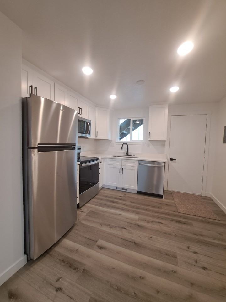 445 E 535 S #1 - Photo 5 of 13