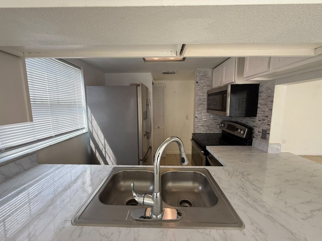 833 Caribbean Dr #A - Photo 5 of 49