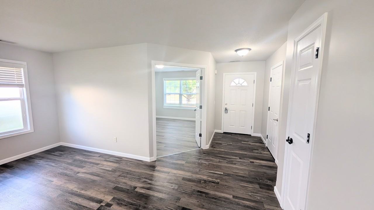 10151 Greenmoor Drive - Photo 4 of 29