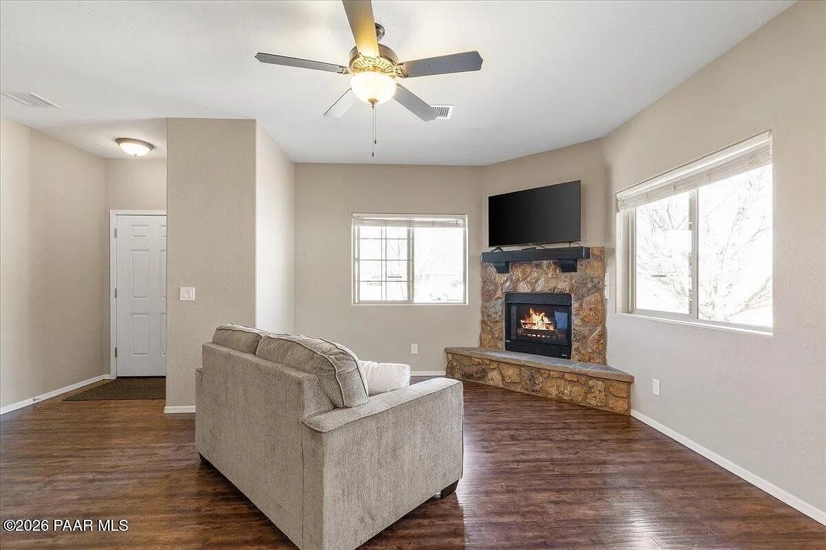 4679 North Viewpoint Drive, Unit 1 - Photo 4 of 18