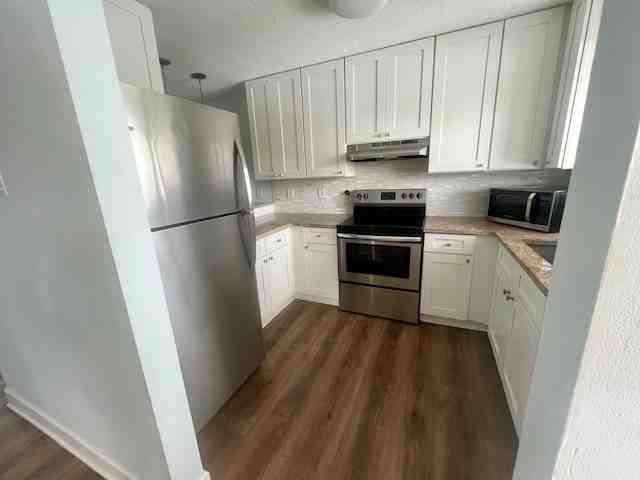 211 S 6th St #504 - Photo 6 of 16