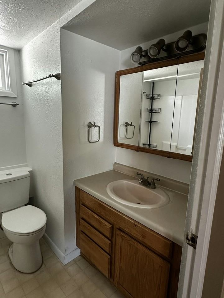 2711 Orchard Drive, Unit 1 - Photo 5 of 7